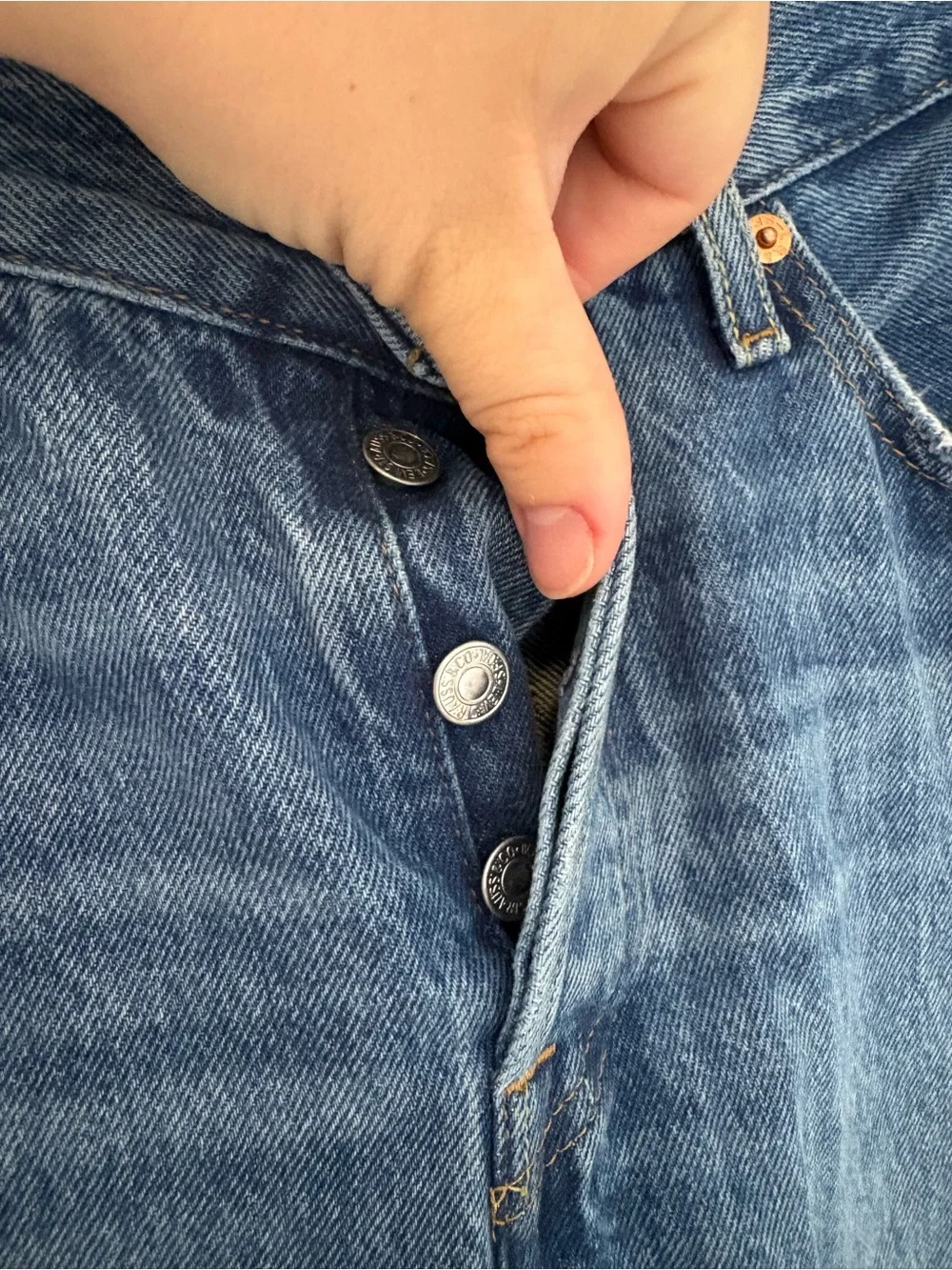 Levis straight leg